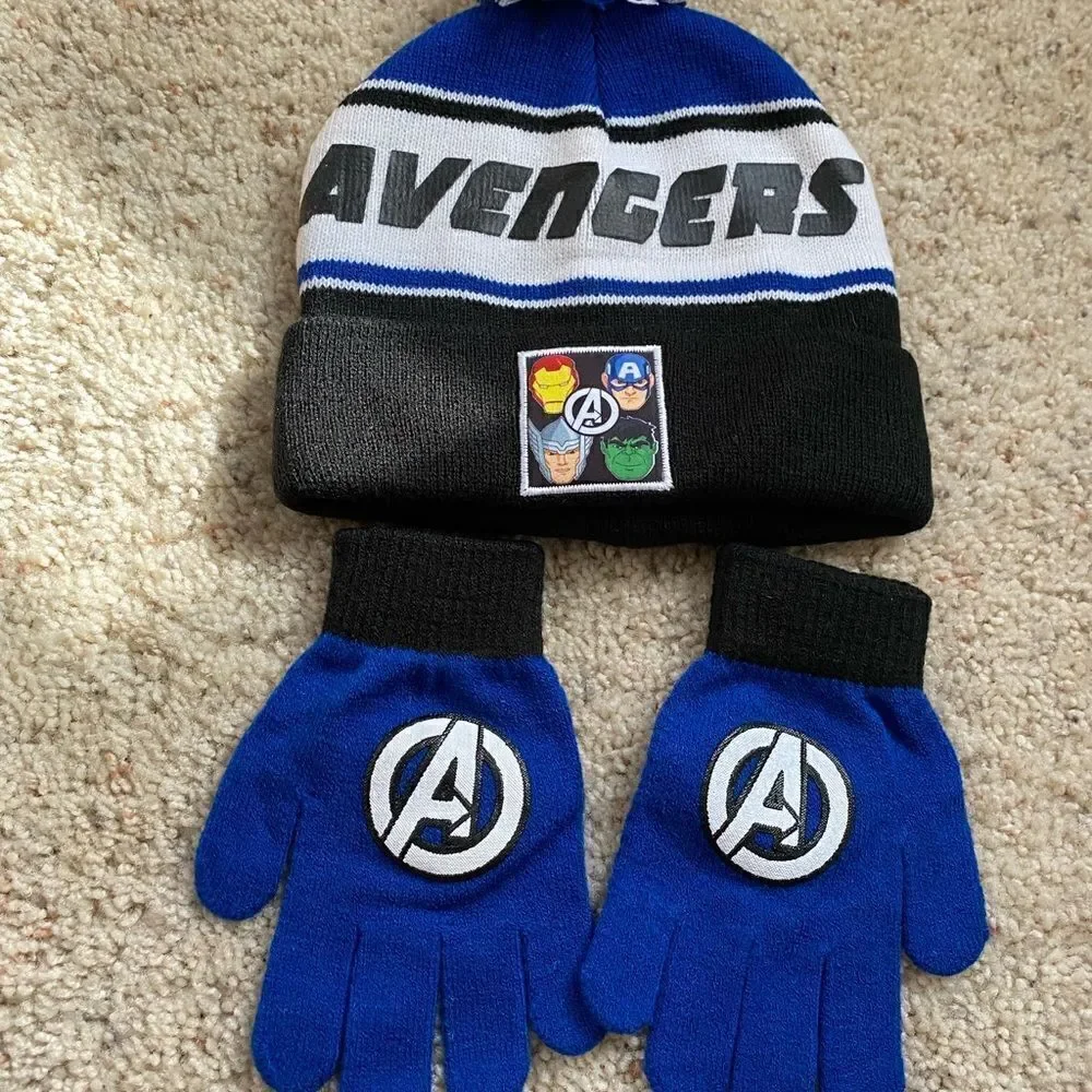 Avengers hat & matching gloves